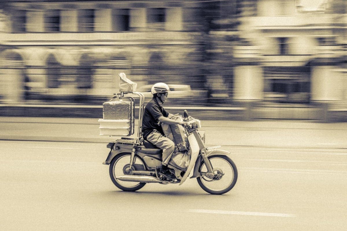 découvrez les meilleures offres d'assurance moto à la réunion pour assurer votre véhicule en toute sérénité.