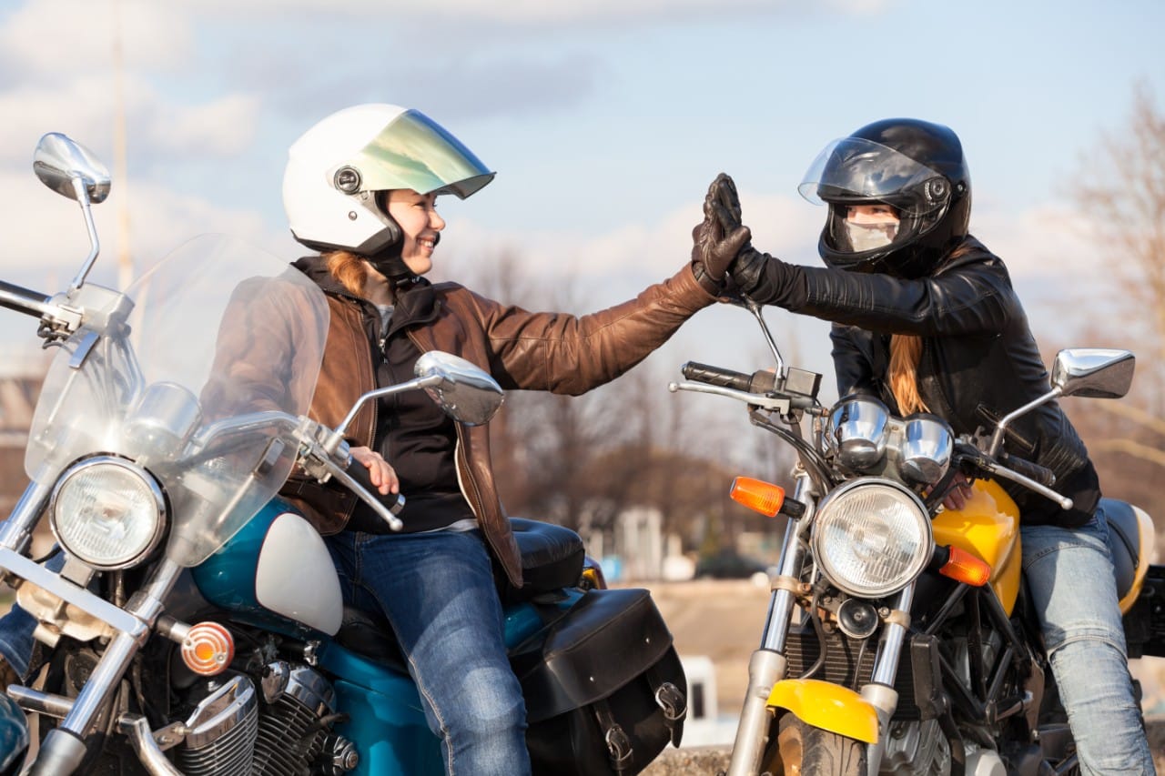 découvrez les différences en matière d'assurance moto à la réunion avec notre comparatif d'offres et de garanties adaptées à votre conduite sur l'île.