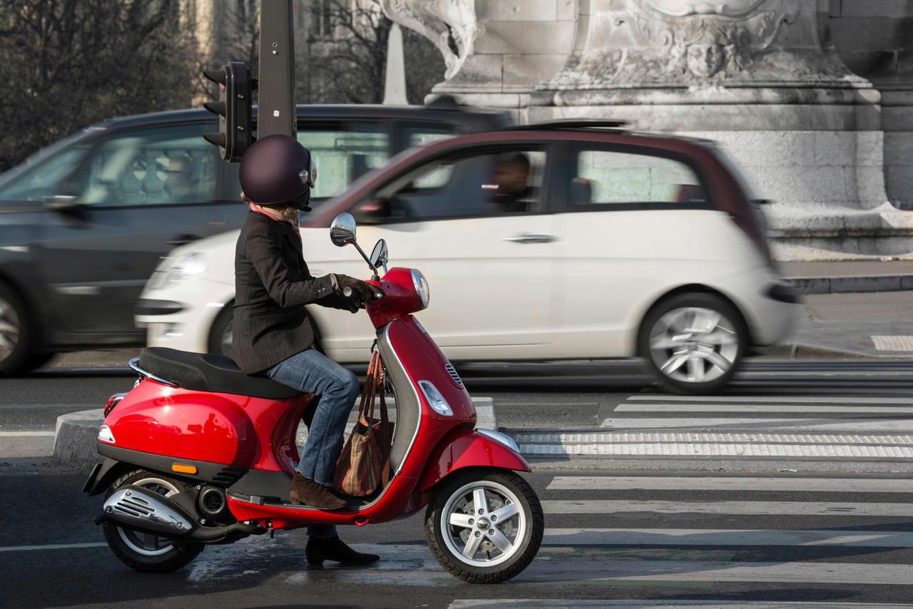 découvrez nos offres d'assurance adaptées pour les scooters 50cc. protégez votre véhicule tout en bénéficiant de garanties sur mesure et d'une assistance rapide. roulez en toute sérénité !