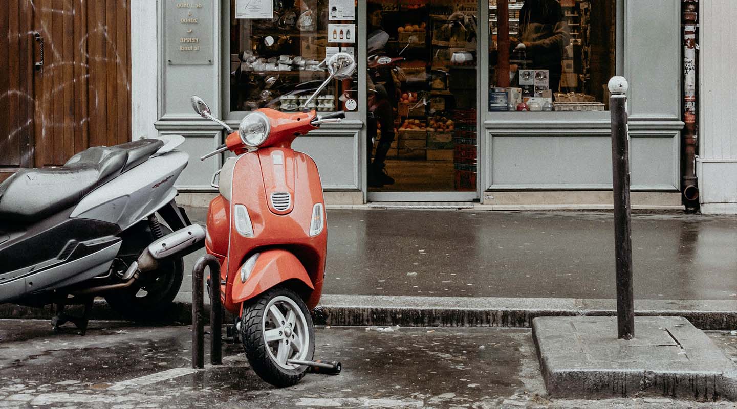 découvrez nos offres d'assurances pour motos 50cc, adaptées à vos besoins et à votre budget. protégez votre véhicule avec des garanties complètes et un service client dédié. comparez les meilleures options pour rouler en toute sérénité.