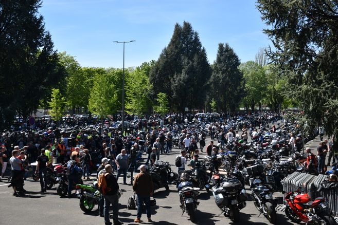 rejoignez-nous pour une manifestation motard inoubliable ! célébrons ensemble la passion de la moto, l'esprit de camaraderie et la liberté sur deux roues. partagez des moments mémorables, rencontrez d'autres passionnés et défendez la sécurité des motards lors de cet événement incontournable.