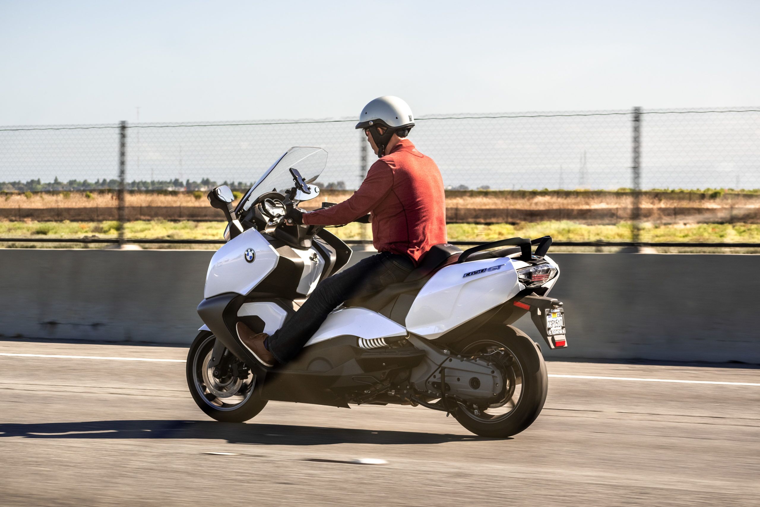 découvrez comment choisir la meilleure assurance moto adaptée à vos besoins. comparez les offres, comprenez les garanties et trouvez la couverture idéale pour rouler en toute sérénité.