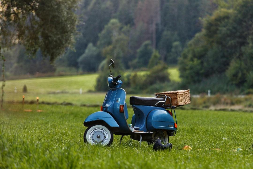 découvrez l'assurance deux roues de la banque postale, une solution adaptée pour protéger votre scooter ou moto. profitez d'une couverture complète et de services personnalisés, tout en bénéficiant de la sérénité d'une grande enseigne.