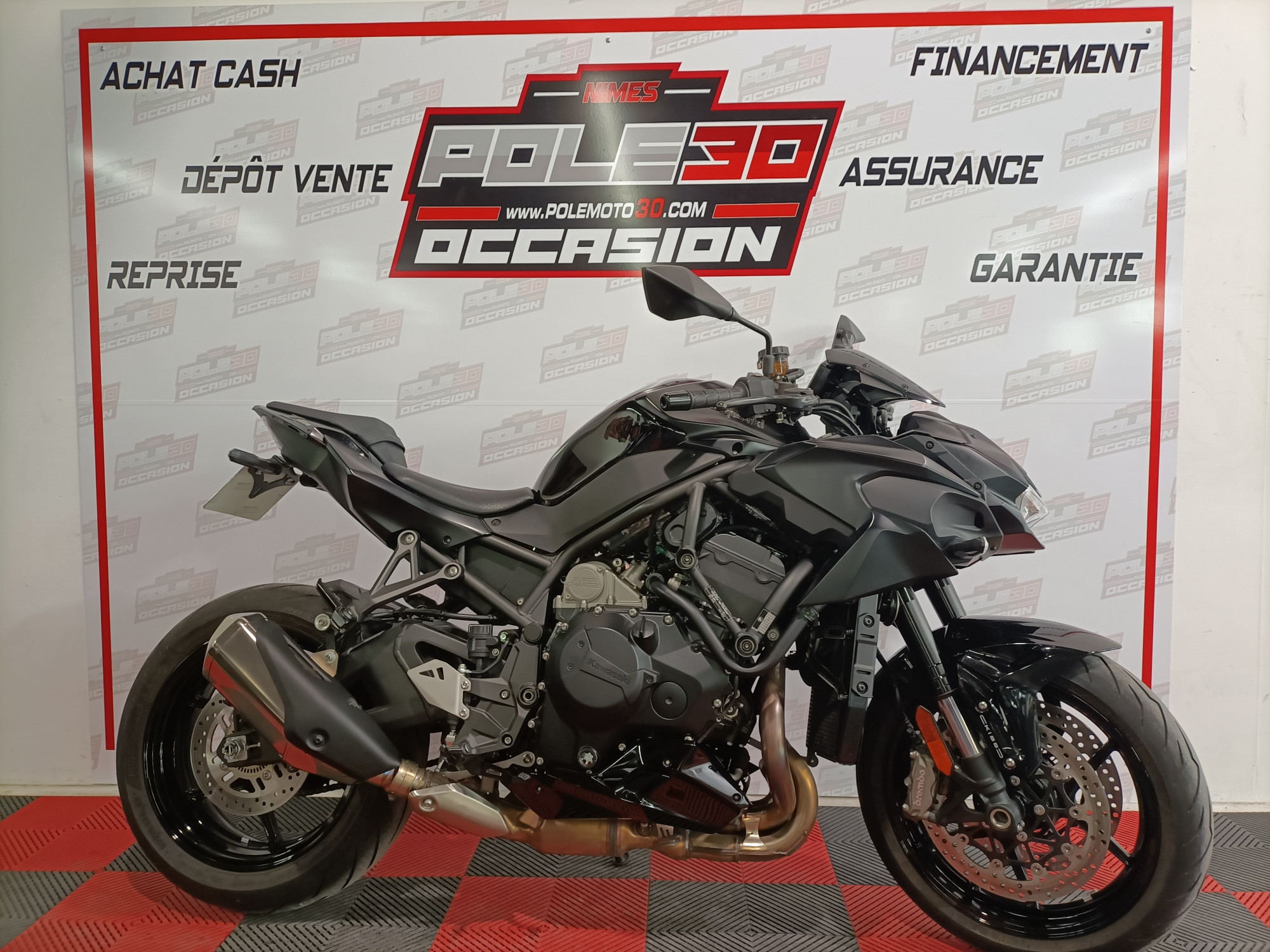 découvrez notre guide complet sur l'assurance kawasaki, où nous vous aidons à choisir la couverture adaptée à votre moto kawasaki, tout en vous informant sur les meilleures options et conseils pour économiser sur votre contrat d'assurance.