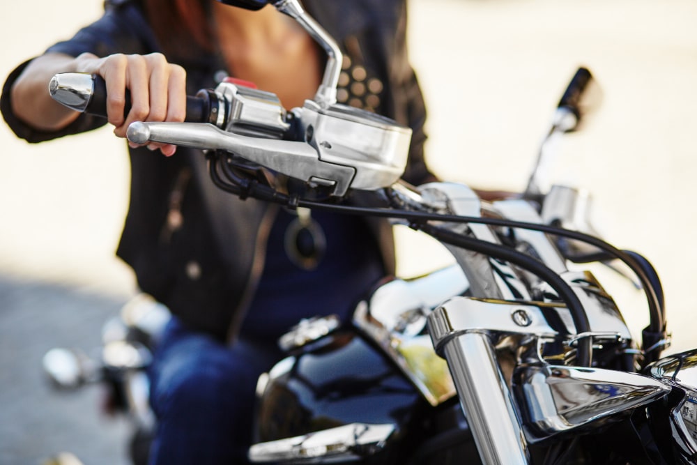 découvrez les avantages de l'assurance moto : protection optimale, couverture des dommages, assistance en cas d'accident et tranquillité d'esprit sur la route. protégez votre deux-roues avec les meilleures garanties adaptées à vos besoins.
