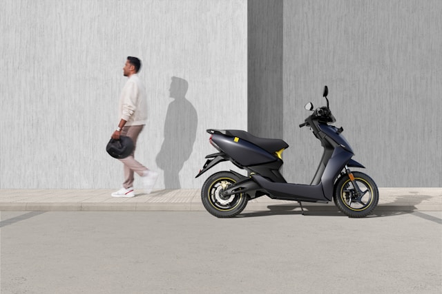 obtenez gratuitement des devis d'assurance pour votre scooter 50cc. comparez les offres des assureurs pour trouver la protection idéale au meilleur prix et roulez en toute sérénité.